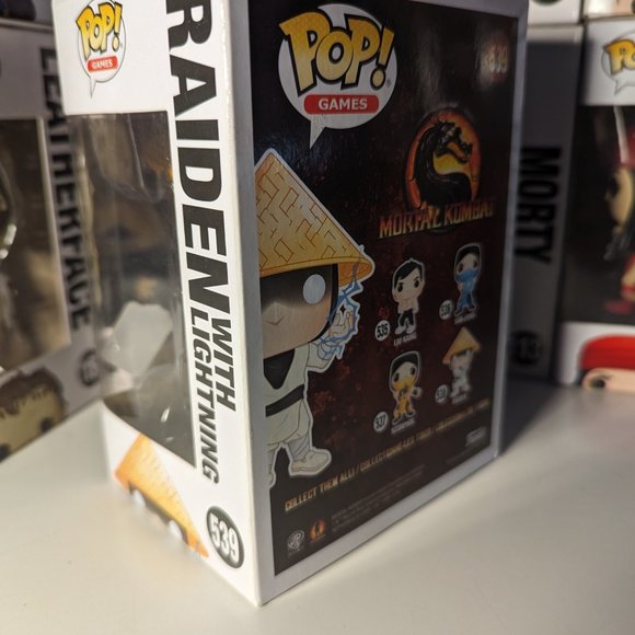 Funko Pop! Raiden w/ Lightning Funko Insider Club Games Mortal Kombat 539 - Picture 3 of 3